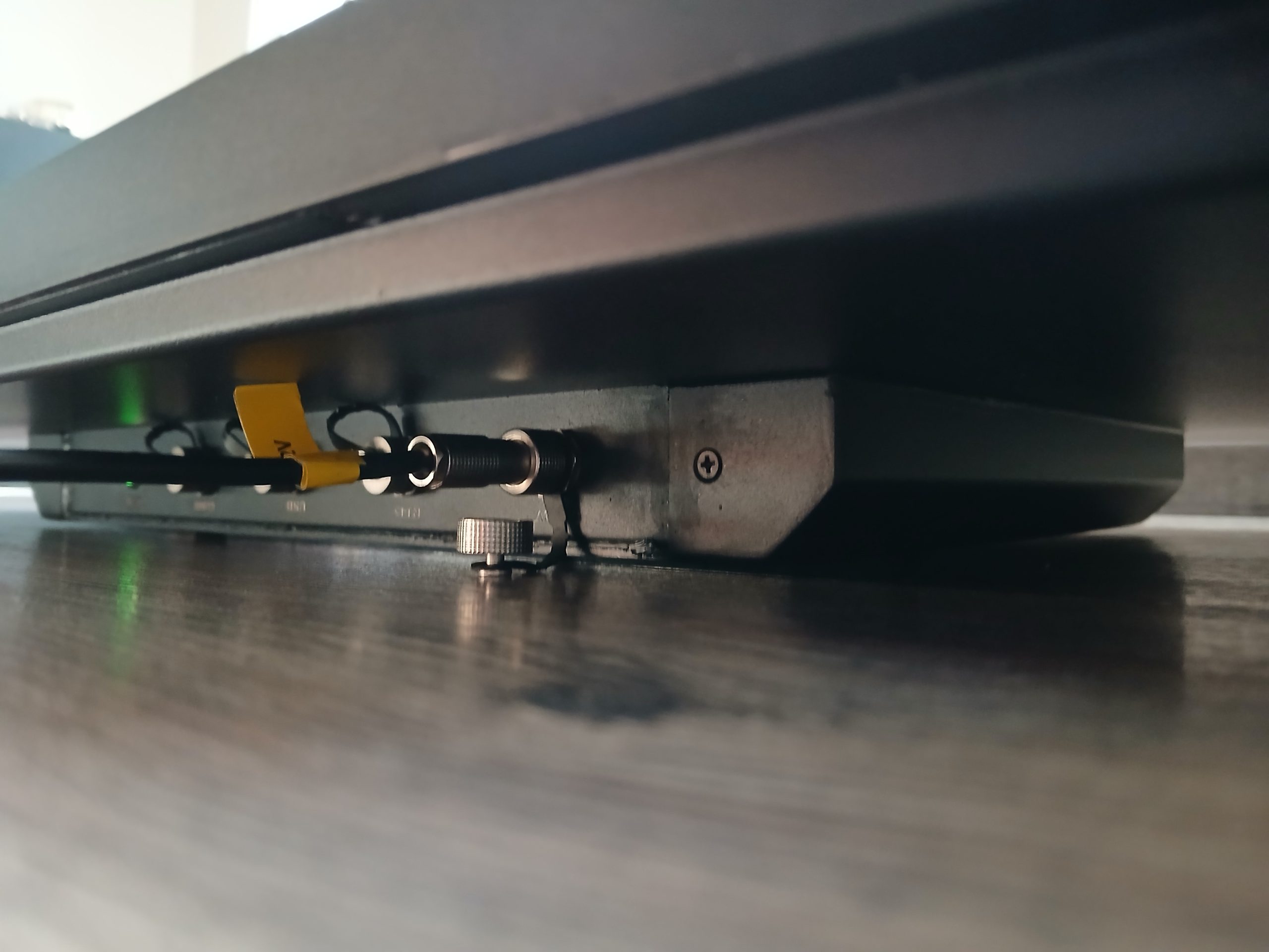 32" érintőképernyős panel PC beépített RFID olvasóval