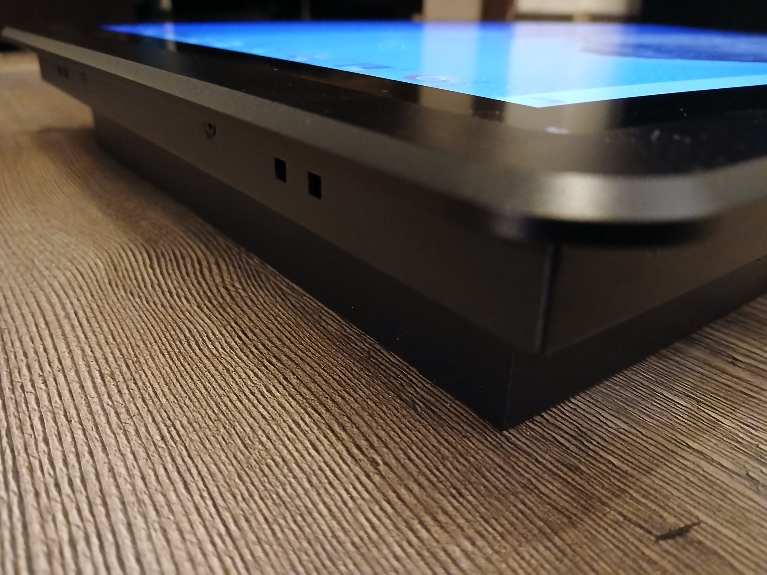 32" érintőképernyős panel PC beépített RFID olvasóval